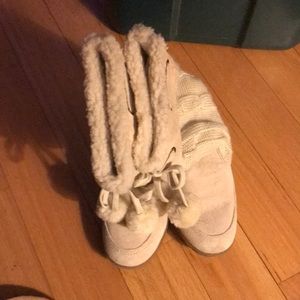 Girls off white boots